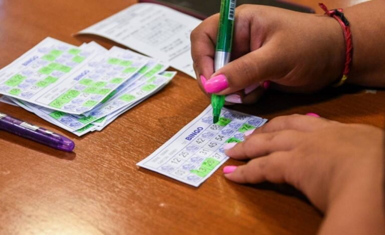 Organiza un mate bingo para costear gastos médicos de su mamá: “Hoy necesitamos ayuda”