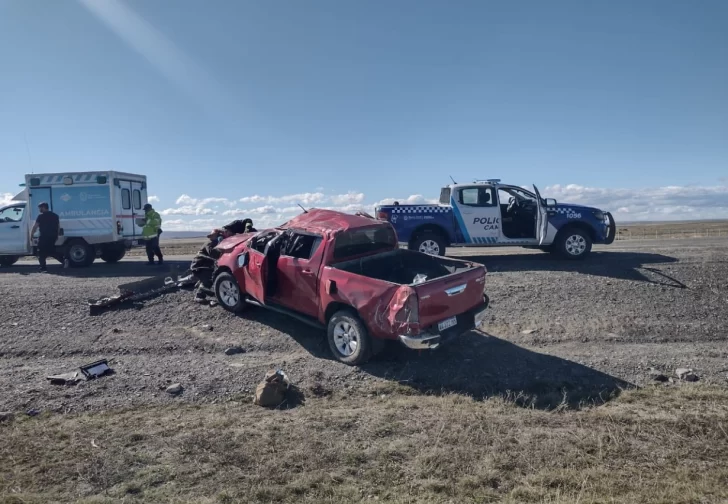 Tragedia en Ruta 40: un vuelco fatal dejó una mujer fallecida y dos heridos
