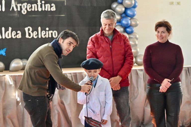 Aniversario de Aldea Beleiro: Firman acuerdos para viviendas y anuncian la reconstrucción de la Subcomisaría