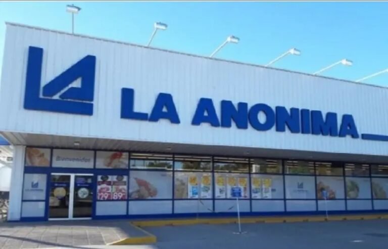 Un policía fue sorprendido robando mercadería en un supermercado