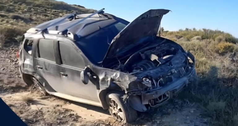 Una fuerte ráfaga de viento provocó el vuelco de un vehículo