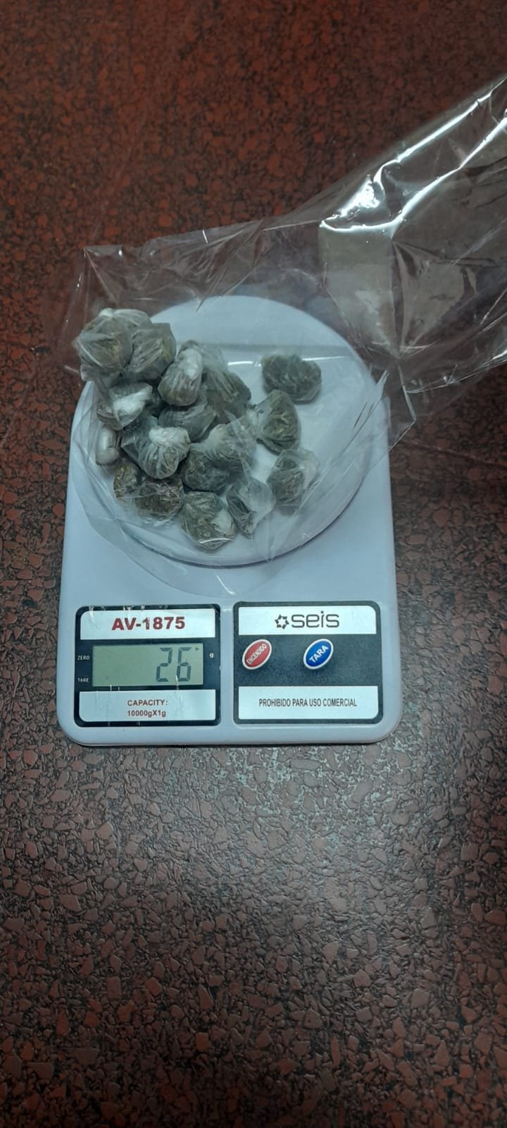 Intentó huir de un control y le encontraron 23 envoltorios de cannabis