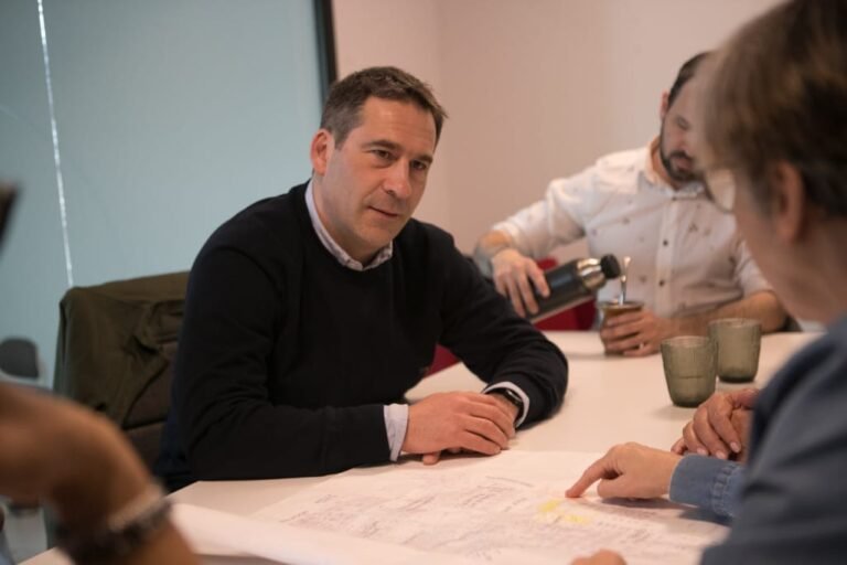 Luque “La gente que trabaja para la salud en Chubut hace milagros para solventar el sistema”