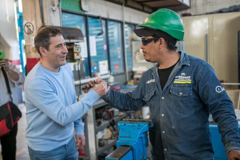 Luque: “Sin industria nacional, no hay futuro para nuestras economías regionales”