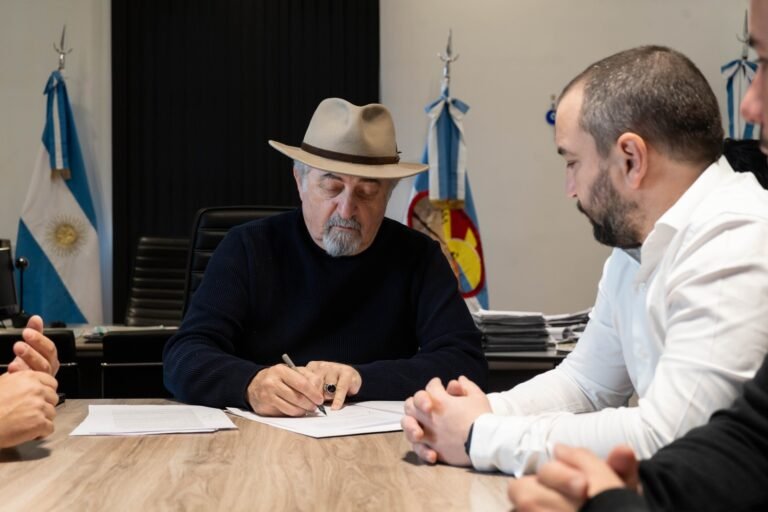 El Municipio financiará el 50 por ciento de la obra de descarga al mar   