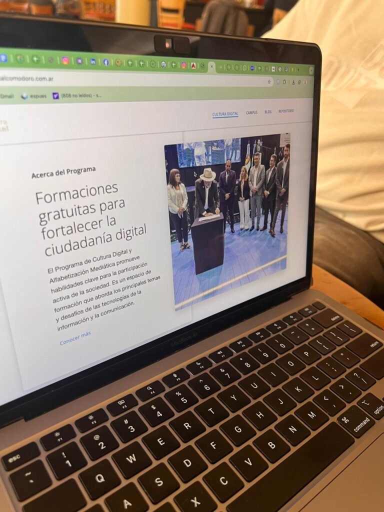 Se lanzó la primera Plataforma Educativa de Alfabetización Digital y la Diplomatura en Inteligencia Artificial y Cultura Digital