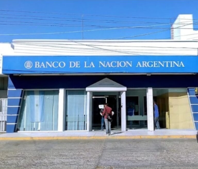 Procesaron a una empleada del Banco Nación por retirar casi $1 millón de cuentas de clientes