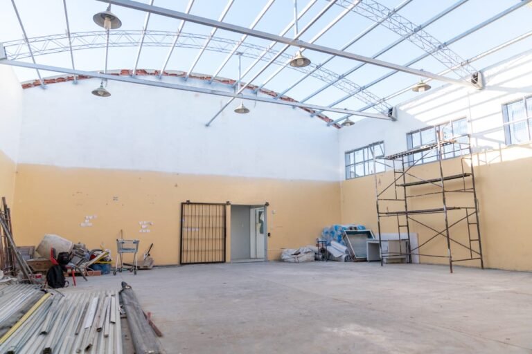 Renuevan la Vecinal del barrio 30 de Octubre y avanzan en el techado del playón