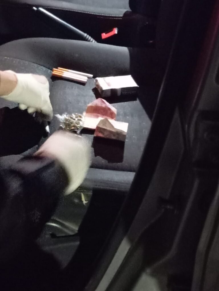 Los atraparon con 4 gramos de marihuana en un control en el Roque González