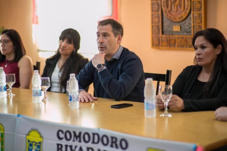 Luque: “La única forma de frenar a Milei hoy es desde el Congreso”