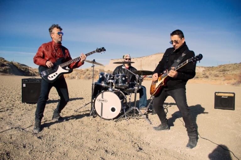 De Santo Nada celebra su 20° aniversario con un show a beneficio del Hospital Regional