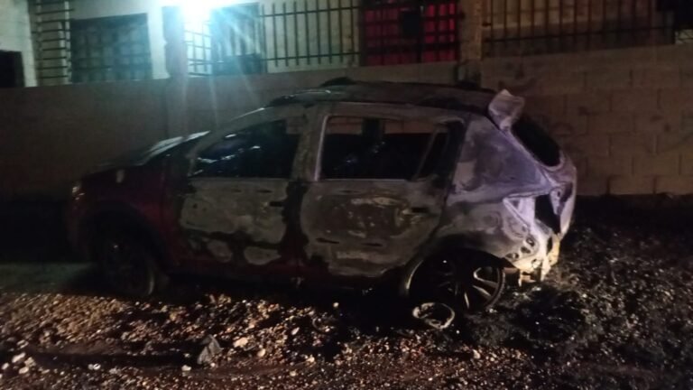 Se incendió el auto que tenía estacionado y los daños fueron totales