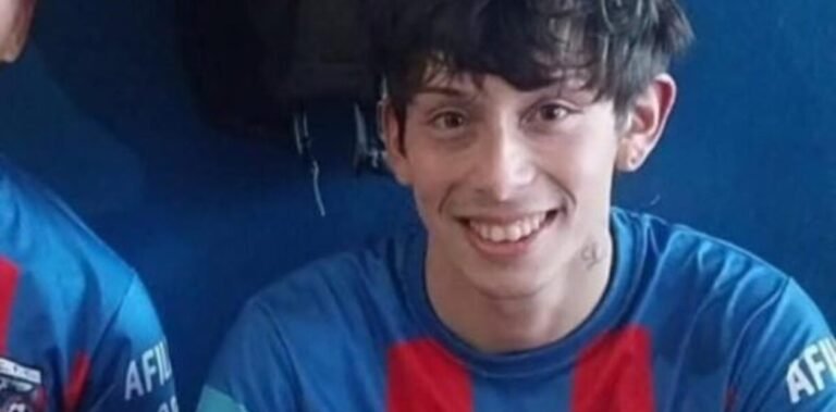 Buscan a un futbolista comodorense que entró a nadar en un río de Chile y no salió