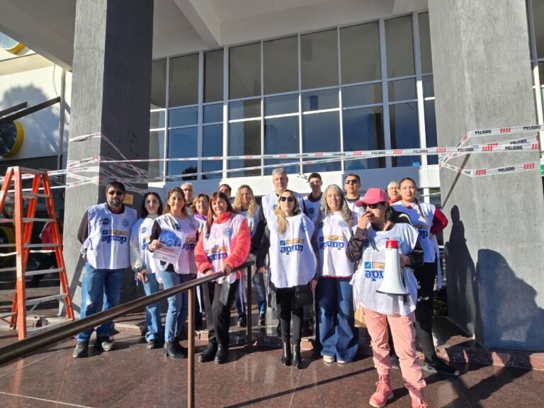 Personal no docente de la UNPSJB realiza un paro de 48 horas