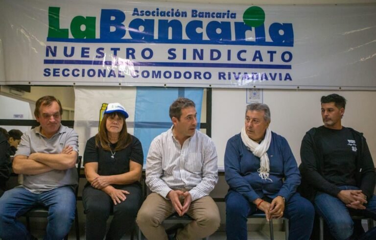 Luque pidió “organizarse y disputar con fuerza lo que viene” junto a los gremios