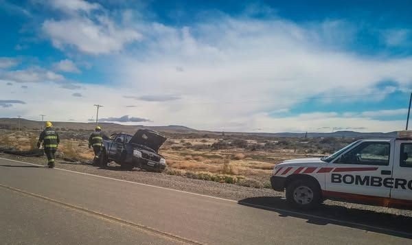 Fuertes ráfagas de viento provocaron el despiste de una camioneta en Ruta N°40