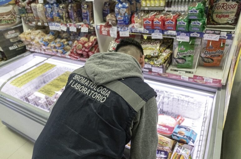 Detectaron numerosas irregularidades en un supermercado tras operativo de rutina