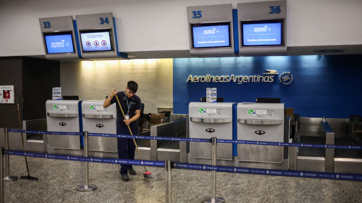 Un gremio aeronáutico lanzó una medida de fuerza que puede generar demoras y cancelaciones en Aeroparque