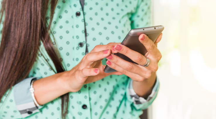 Estafa en el chat de mamis: denuncian que una mujer recaudó la plata para los egresados y desapareció