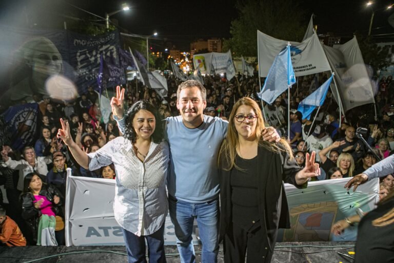 Luque cerró su campaña en Rawson y Trelew: “Nos propusimos el inmenso desafío de traer esperanzas”