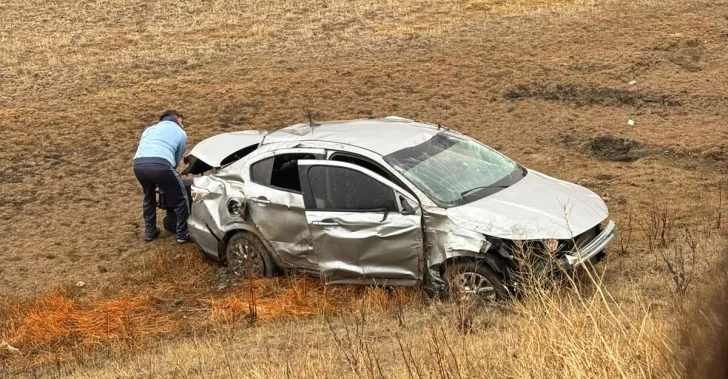 Fatal vuelco en Ruta 3: una mujer falleció y una menor fue hospitalizada
