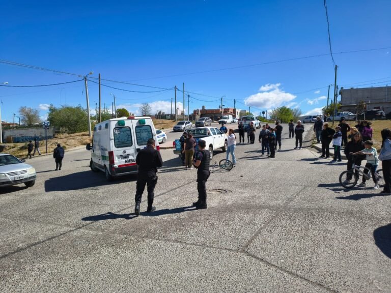Un nene de 7 años circulaba en bicicleta y fue atropellado por una camioneta