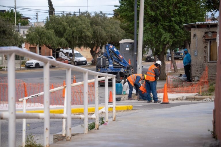 Cruces seguros y accesibles para mejorar el tránsito vehicular en la Av. EEUU