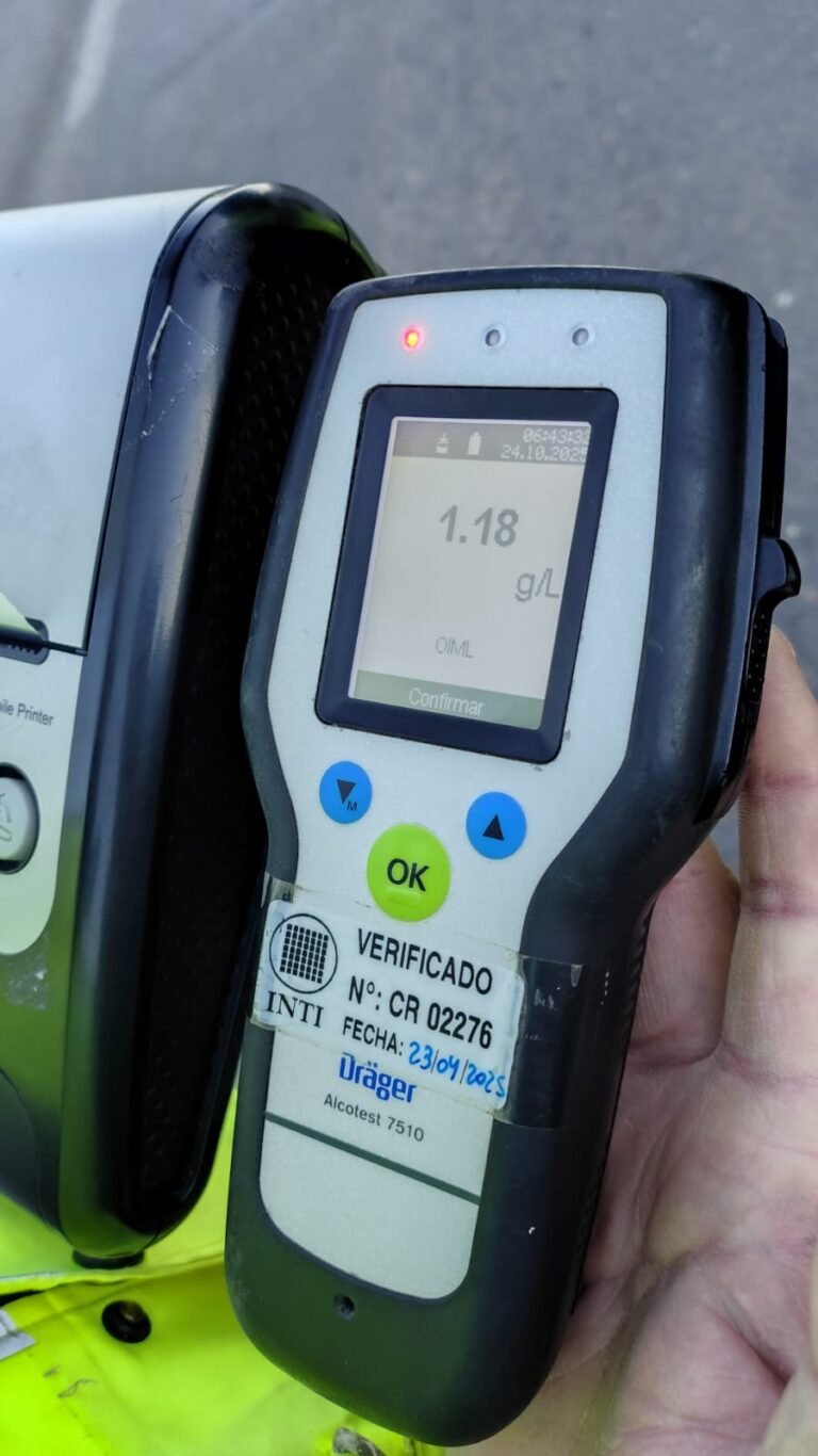 Un joven de 21 años manejaba alcoholizado y chocó contra el guardarraíl en Km 3