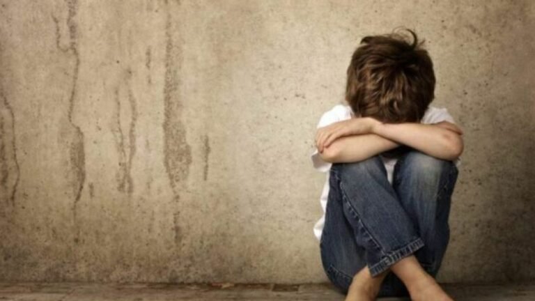 Condenan a un padre por agredir a su hijo de 10 años con un cinturón