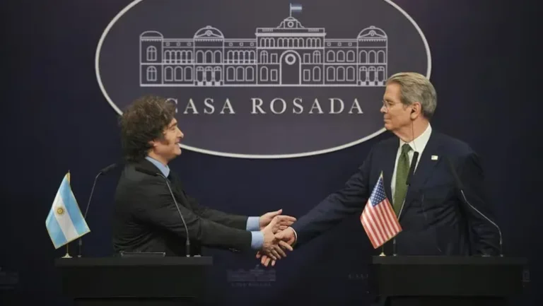 Estados Unidos anunció US$40.000 millones de asistencia financiera para Argentina