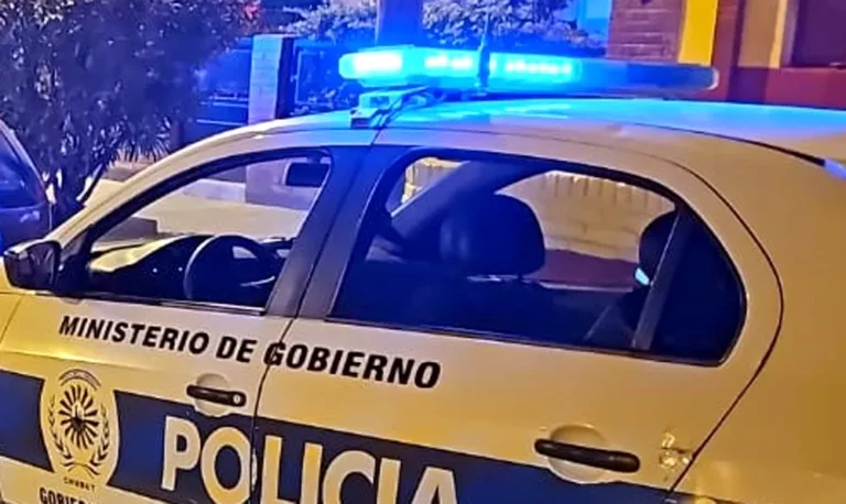 Robaron 150 cartones de cigarrillos en pleno día frente a un supermercado