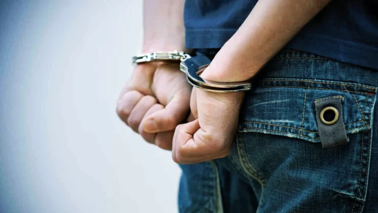 Discutió con su primo, lo persiguió y le disparó: un jurado lo declaró culpable
