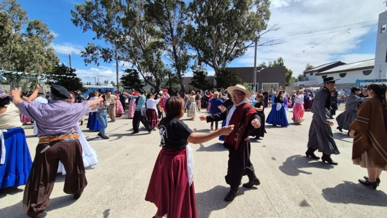 Más de 15 ballets y desfile en la Fiesta de la Tradición de Ciudadela