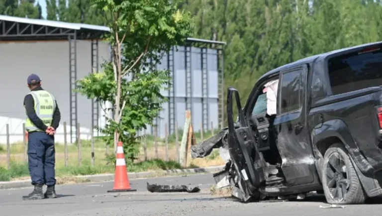 Choque fatal en Ruta 22: el conductor detenido manejaba ebrio y tenía libertad condicional