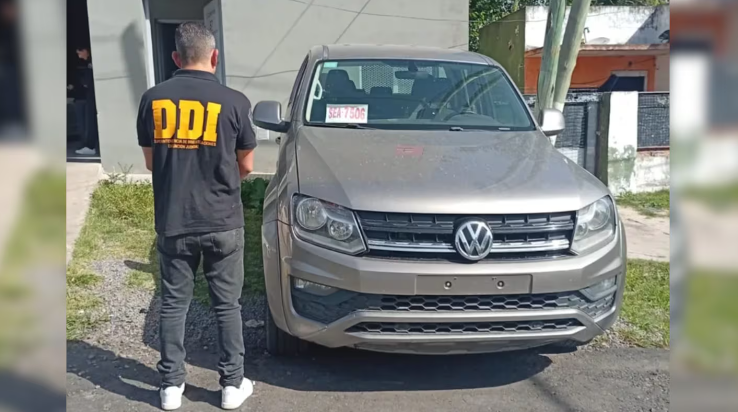Robó autos de una concesionaria en la que había trabajado y los vendía en su propia agencia clandestina