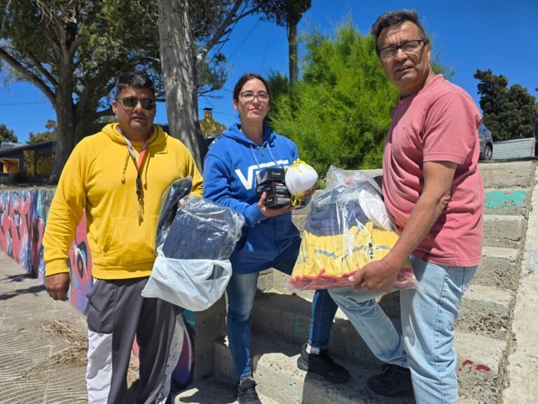 Colecta solidaria para los voluntarios que combaten los incendios en la Cordillera