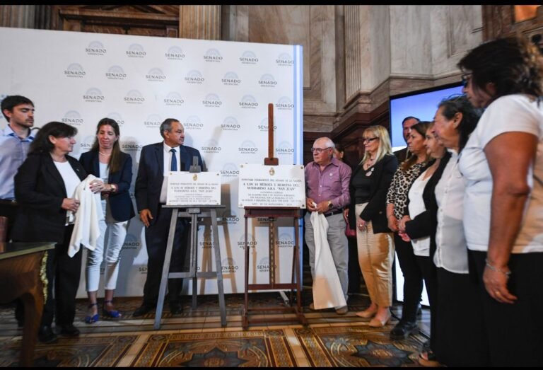 Colocarán una placa en memoria de los 44 tripulantes del ARA San Juan