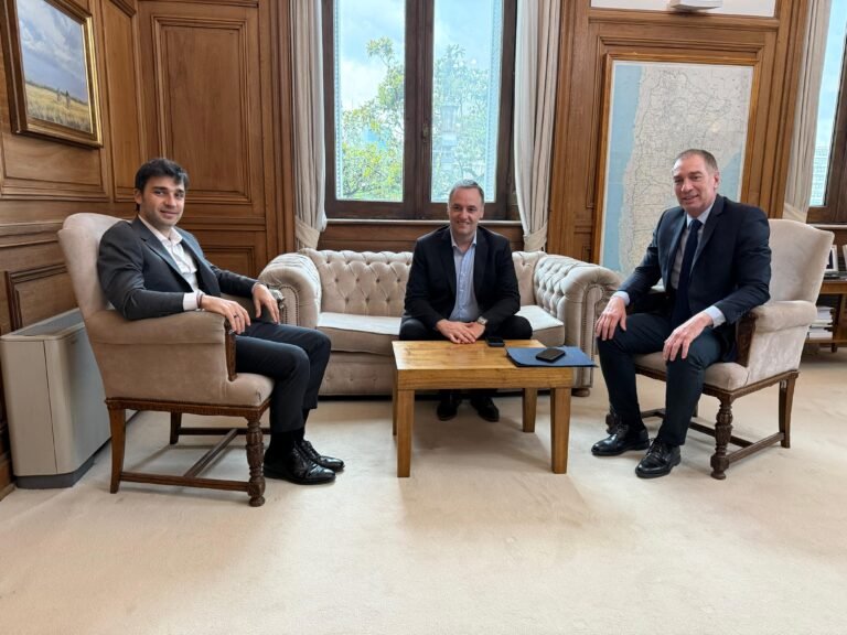 Torres confirmó el compromiso para la eliminación de las retenciones