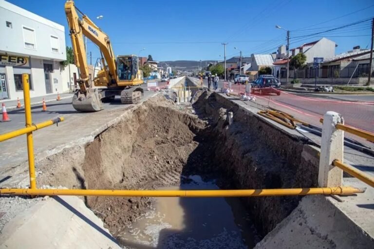 Gómez: “Esta obra va a aliviar uno de los principales problemas estructurales de la ciudad”