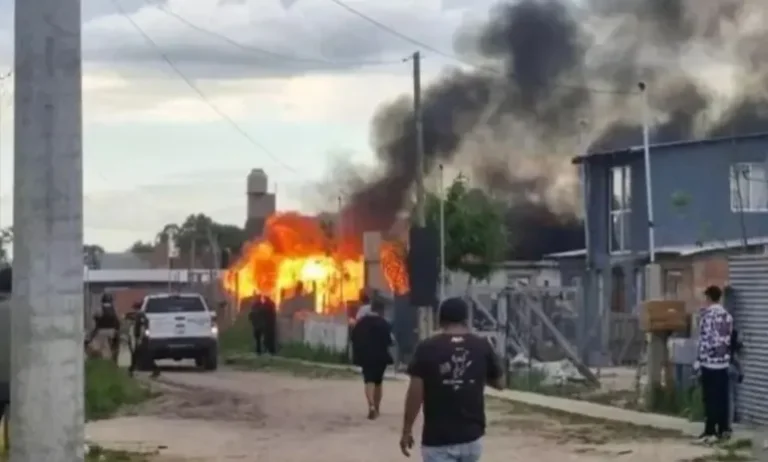 Incendiaron la casa de un menor de 10 años acusado de abusar de dos compañeras en la escuela