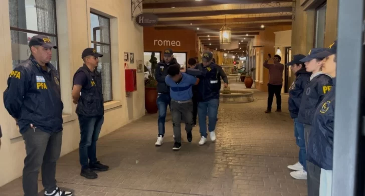 Migraciones expulsó del país a dos chilenos con antecedentes delictivos internacionales