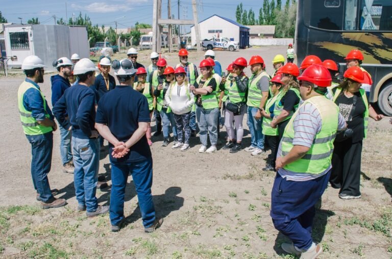 Más de 30 vecinalistas visitaron el Sistema Acueductos para concientizar sobre el cuidado del agua