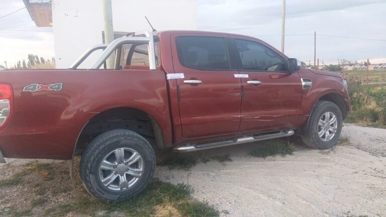 Una camioneta robada en Comodoro apareció en una zona de chacras en Sarmiento