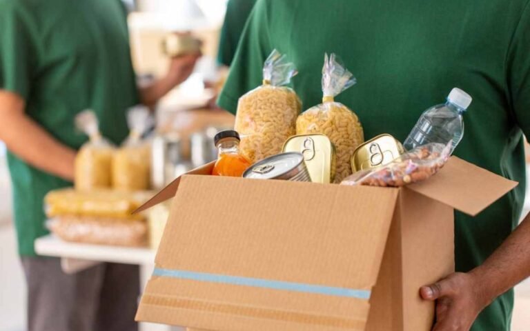 Comodoro junta donaciones para ayudar a un hombre que perdió todo en un incendio intencional en Gualjaina