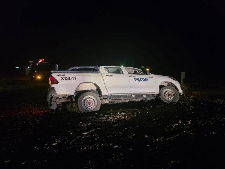 Por la escasa luz, no vio una alcantarilla y despistó en la Ruta 26