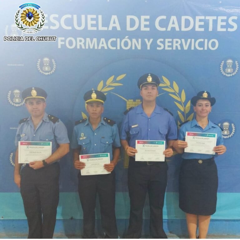 Cuatro oficiales del Chubut se graduaron en Gestión Penitenciaria para la Inclusión Social