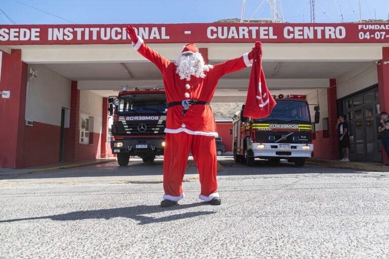 Cortes de pelo a cambio de golosinas: habrá jornada solidaria en el Cuartel Centro