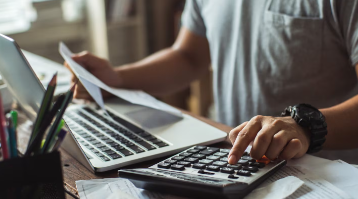 Nafta, alquileres y prepagas: los aumentos con los que arranca diciembre