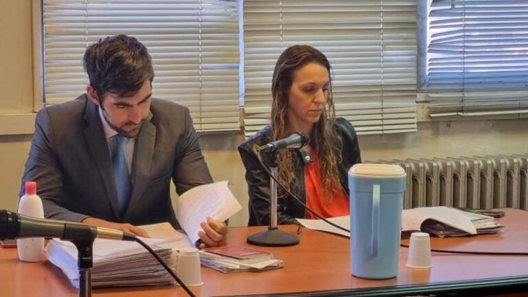 Investigan al exdirector de una escuela por presunto desvío de fondos públicos