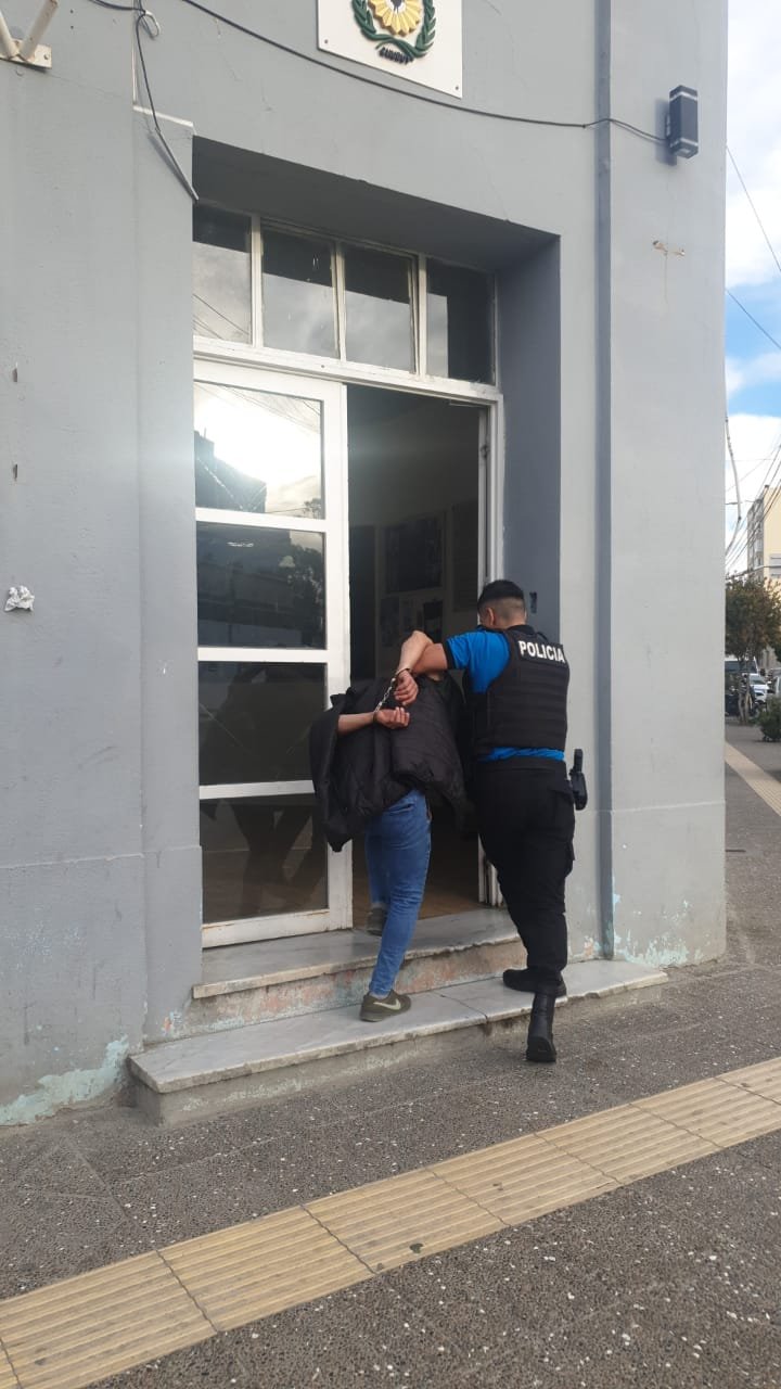 Detenido por intento de robo y desorden en el centro de la ciudad 